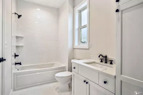 Bath - 11020 S Custer, Monroe, MI 48161 photo 3 of 3