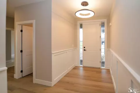 Entry Way - 11075 S Custer, Monroe, MI 48161 photo 2 of 5