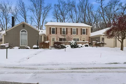 1535 Surrey, Rochester Hills, MI 48306