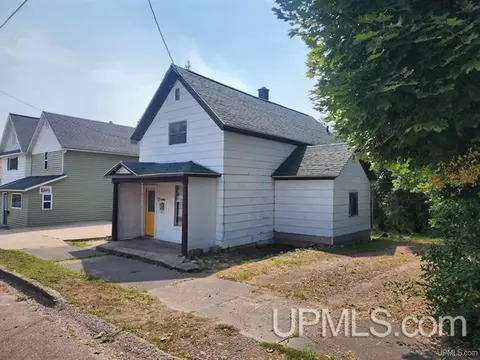 1026 Summit, Hancock, MI 49930