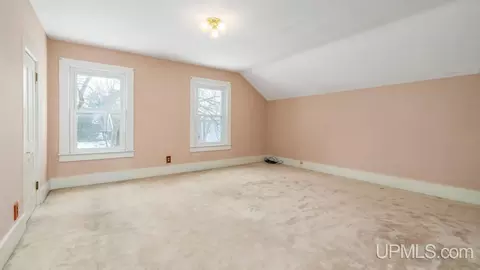 Bedroom - 417 S 8th, Escanaba, MI 49829 photo 3 of 6