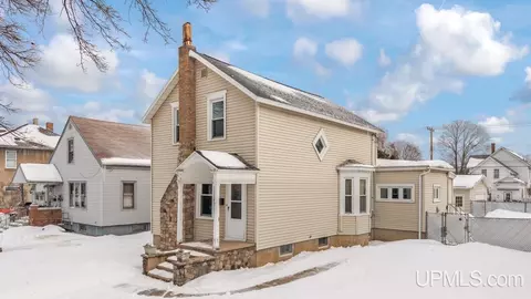Exterior - 417 S 8th, Escanaba, MI 49829 photo 3 of 3
