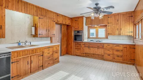 Kitchen - 417 S 8th, Escanaba, MI 49829 photo 1 of 3