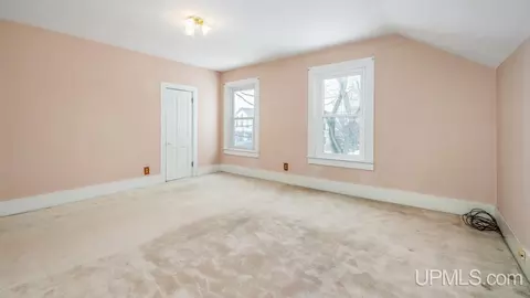 Bedroom - 417 S 8th, Escanaba, MI 49829 photo 4 of 6