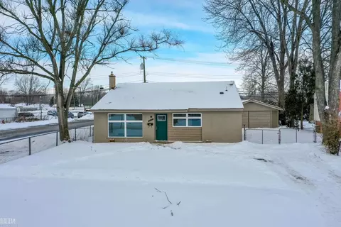 21425 Sunnyview, Clinton Township, MI 48035