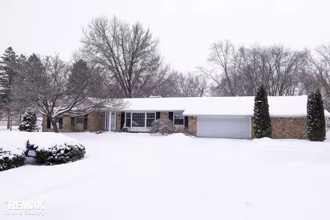 5477 Fernwood, Flint, MI 48532