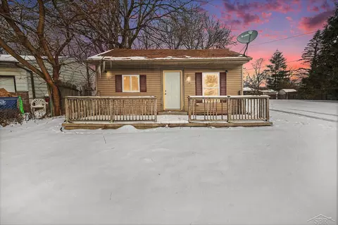 2481 California, Saginaw, MI 48601