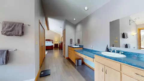 Bath - 4318 K, Bark River, MI 49807 photo 7 of 11