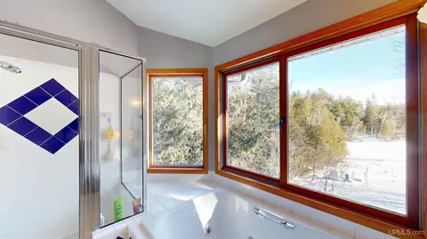 Bath - 4318 K, Bark River, MI 49807 photo 6 of 11