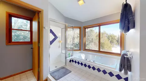 Bath - 4318 K, Bark River, MI 49807 photo 5 of 11