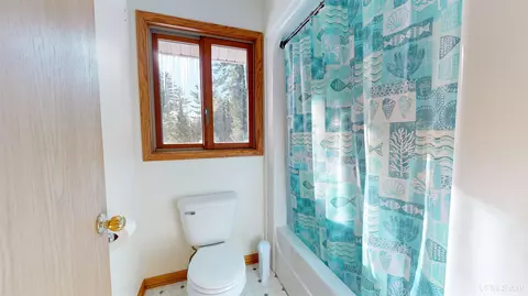 Bath - 4318 K, Bark River, MI 49807 photo 10 of 11