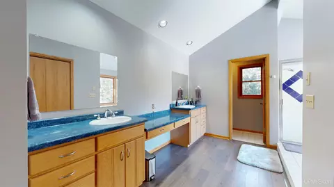 Bath - 4318 K, Bark River, MI 49807 photo 4 of 11