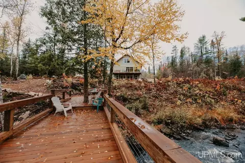 410 Pesheeke Grade, Michigamme, MI 49861