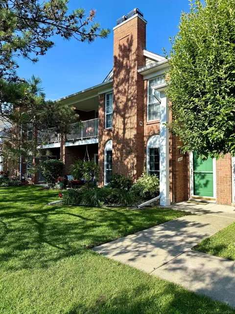 52163 Heatherstone, Macomb, MI 48042