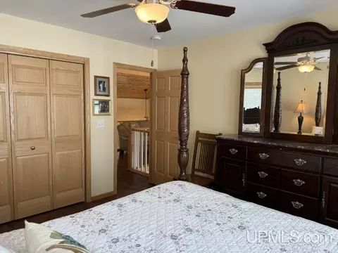 Bedroom - E4650 M28, Au Train, MI 49806 photo 8 of 10