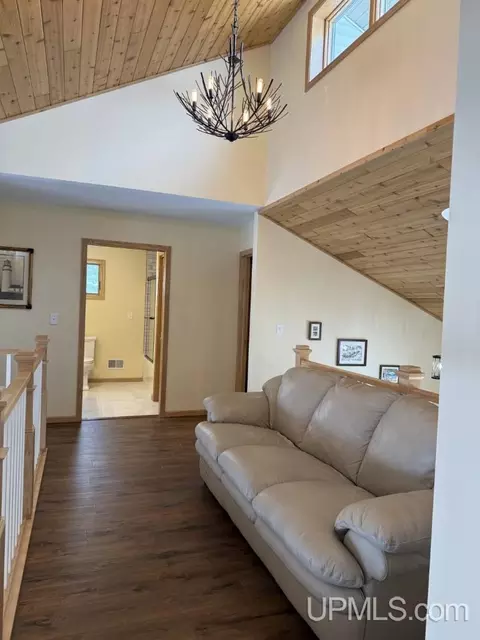 Entry Way - E4650 M28, Au Train, MI 49806 photo 4 of 4