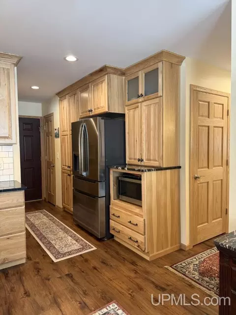 Kitchen - E4650 M28, Au Train, MI 49806 photo 5 of 6