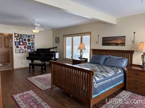 Bedroom - E4650 M28, Au Train, MI 49806 photo 2 of 10