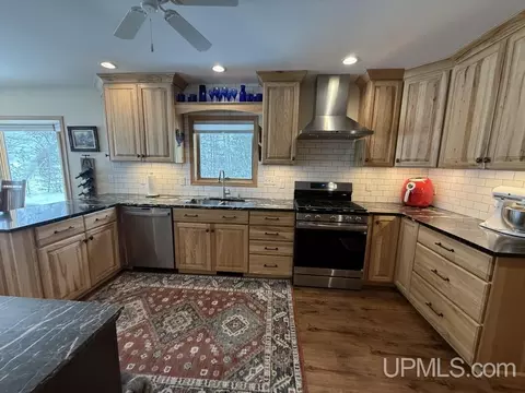 Kitchen - E4650 M28, Au Train, MI 49806 photo 1 of 6