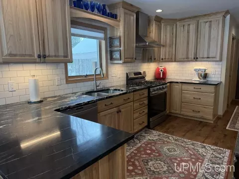 Kitchen - E4650 M28, Au Train, MI 49806 photo 2 of 6