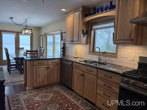 Kitchen - E4650 M28, Au Train, MI 49806 photo 4 of 6