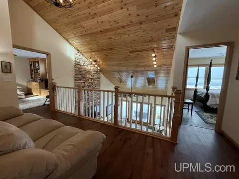 Entry Way - E4650 M28, Au Train, MI 49806 photo 2 of 4