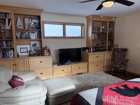 Bedroom - E4650 M28, Au Train, MI 49806 photo 6 of 10