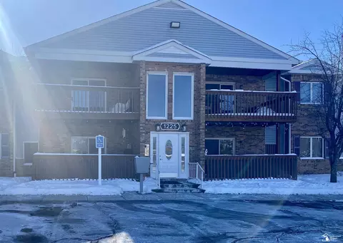 1225 Harbour # 27, Trenton, MI 48183