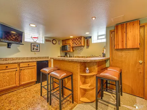 421 E Sub Sta, Temperance, MI 48182 photo 38