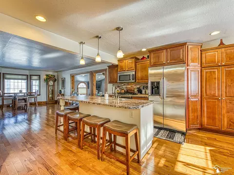 421 E Sub Sta, Temperance, MI 48182 photo 4