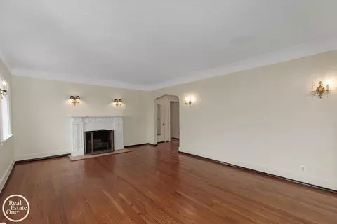 Living - 943 Harcourt, Grosse Pointe, MI 48230 photo 1 of 4
