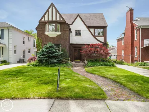 Exterior - 943 Harcourt, Grosse Pointe, MI 48230 photo 2 of 8