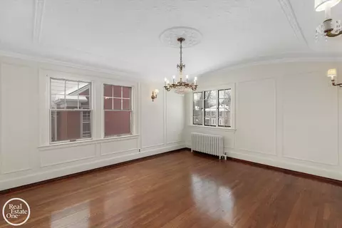 Living - 943 Harcourt, Grosse Pointe, MI 48230 photo 4 of 4