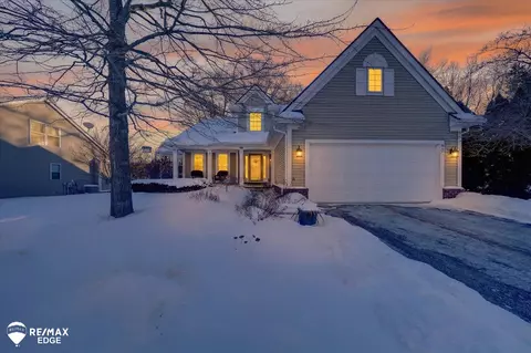90 Ridge Fld, Oxford, MI 48371