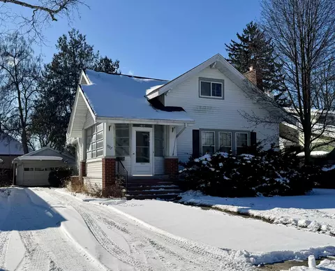 1907 Adams, Saginaw, MI 48602
