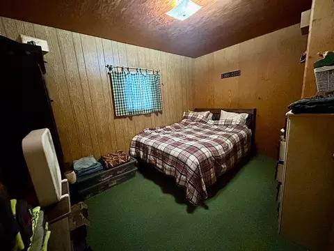 Bedroom - 5810 Weiss, Gladwin, MI 48624 photo 1 of 1