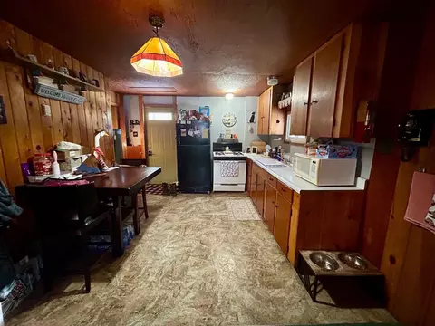 Kitchen - 5810 Weiss, Gladwin, MI 48624 photo 1 of 1