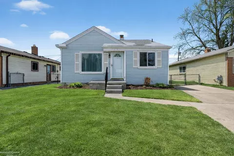 19795 Macel, Roseville, MI 48066