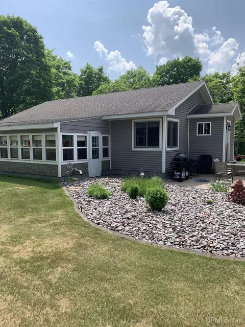 4995 E Slapneck, Chatham, MI 49816