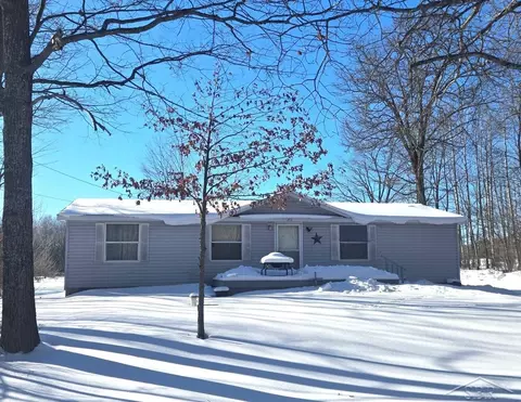 151 Home Acres, Houghton Lake, MI 48629
