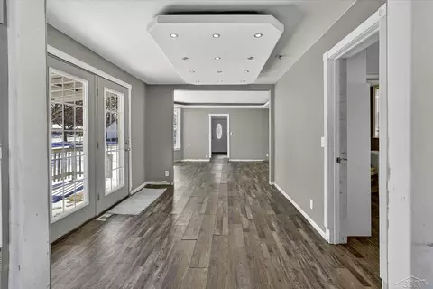 Entry Way - 253 E Sebewaing, Sebewaing, MI 48759 photo 2 of 3