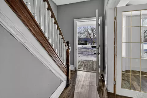 Entry Way - 253 E Sebewaing, Sebewaing, MI 48759 photo 1 of 3
