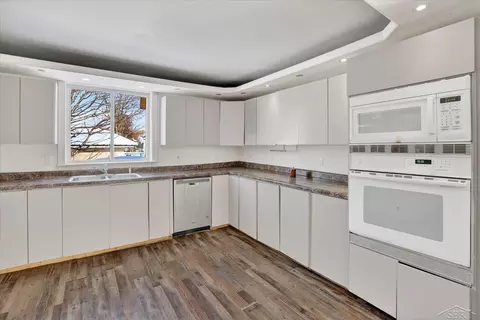 Kitchen - 253 E Sebewaing, Sebewaing, MI 48759 photo 3 of 4