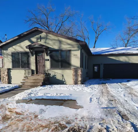 1432 Young, Owosso, MI 48867