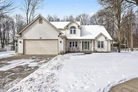 2609 Hearthstone, Midland, MI 48642