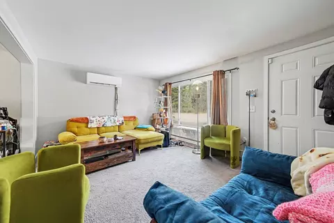 Living - 2940 S Brennan, Hemlock, MI 48626 photo 2 of 3