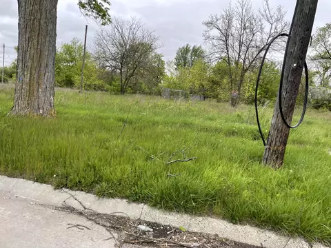 2128 Annesley, Saginaw, MI 48601