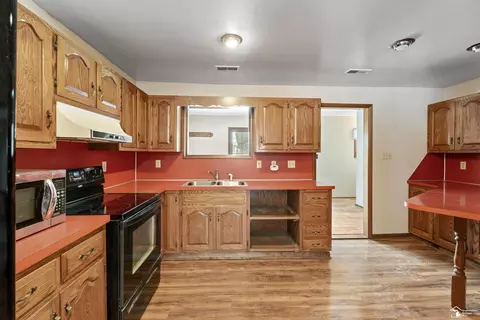Kitchen - 11044 Secor, Temperance, MI 48182 photo 2 of 3