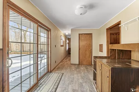 Entry Way - 11044 Secor, Temperance, MI 48182 photo 6 of 7
