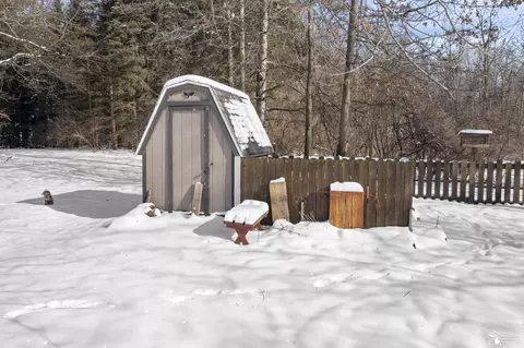 Exterior - 11044 Secor, Temperance, MI 48182 photo 6 of 9